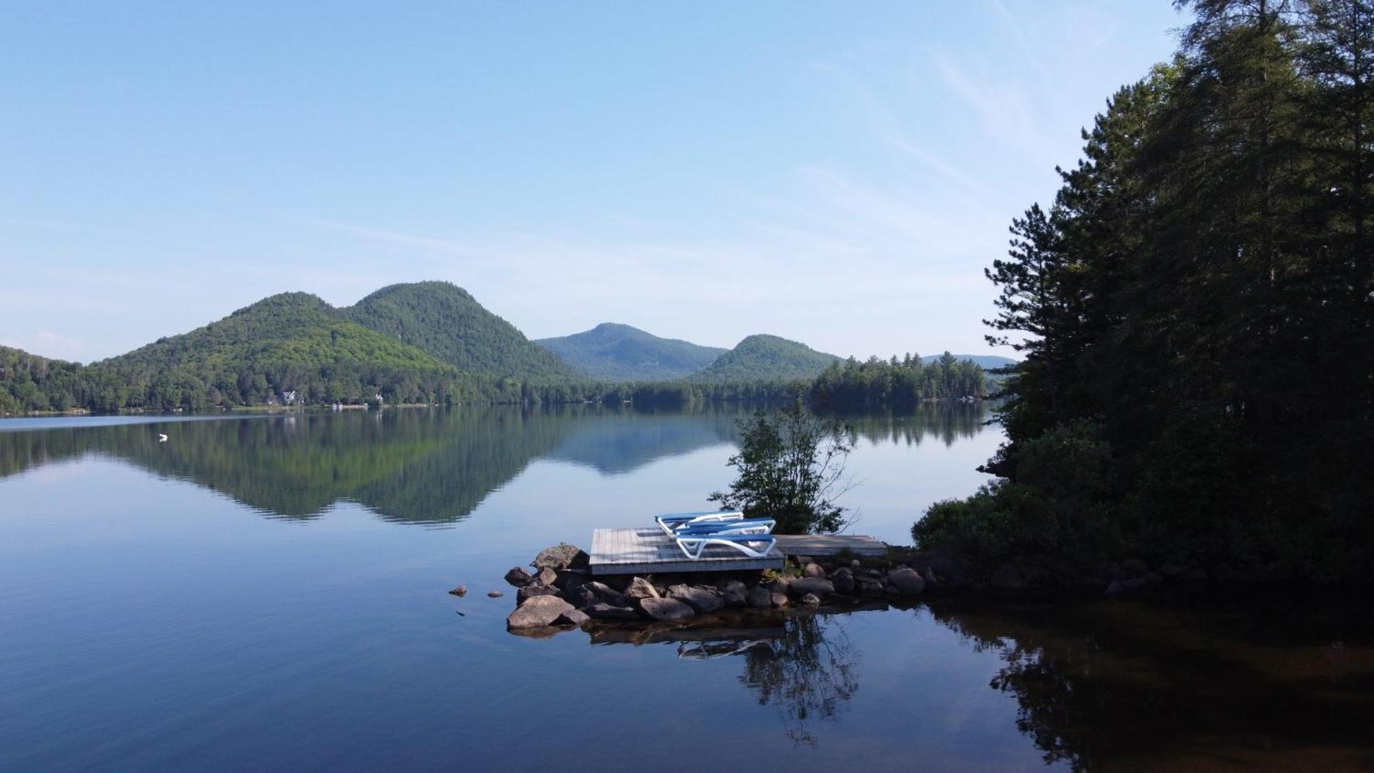 Lakefront Mountain View - Resort Loft Lac Superieur Luaran gambar
