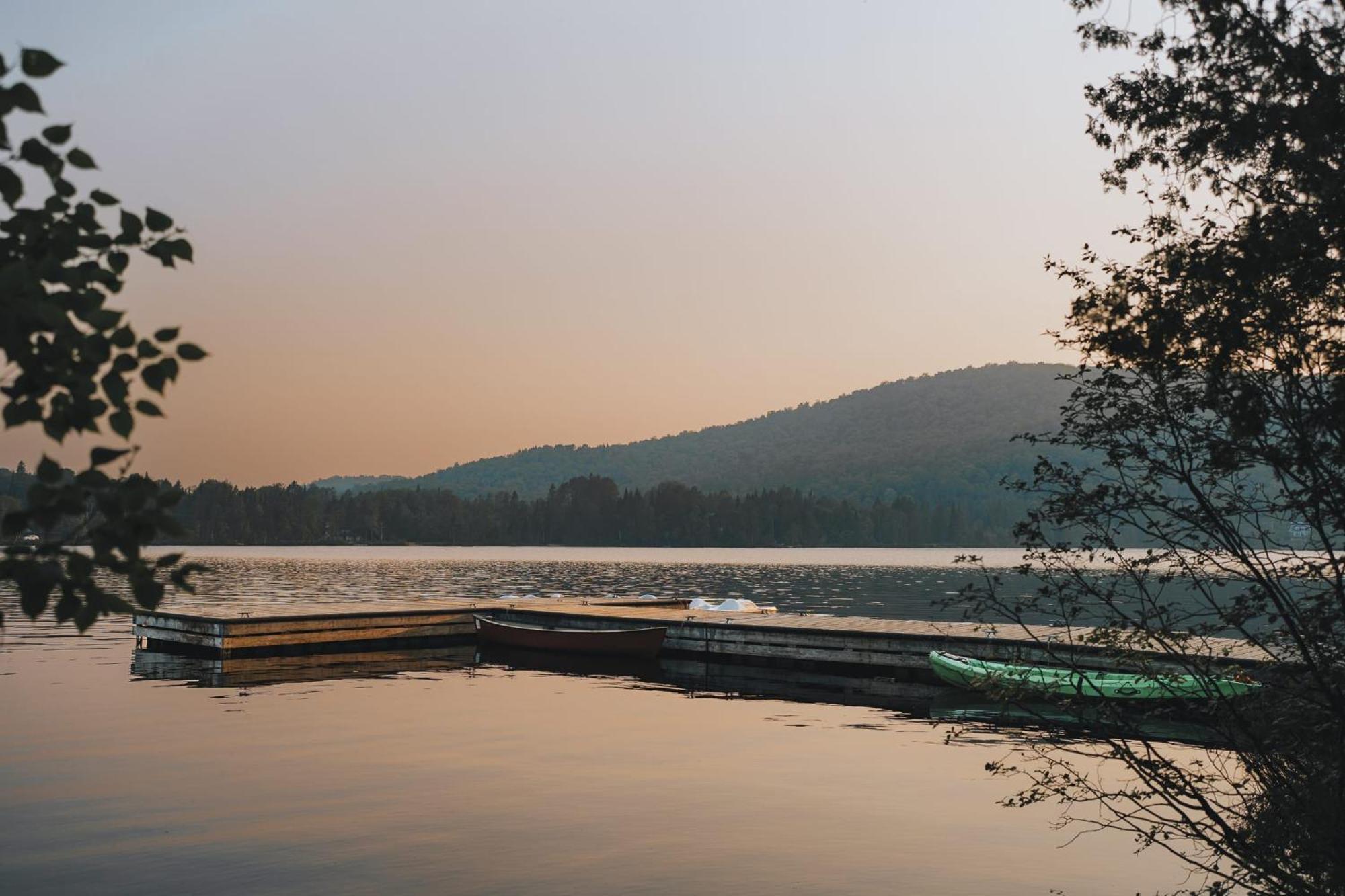 Lakefront Mountain View - Resort Loft Lac Superieur Luaran gambar