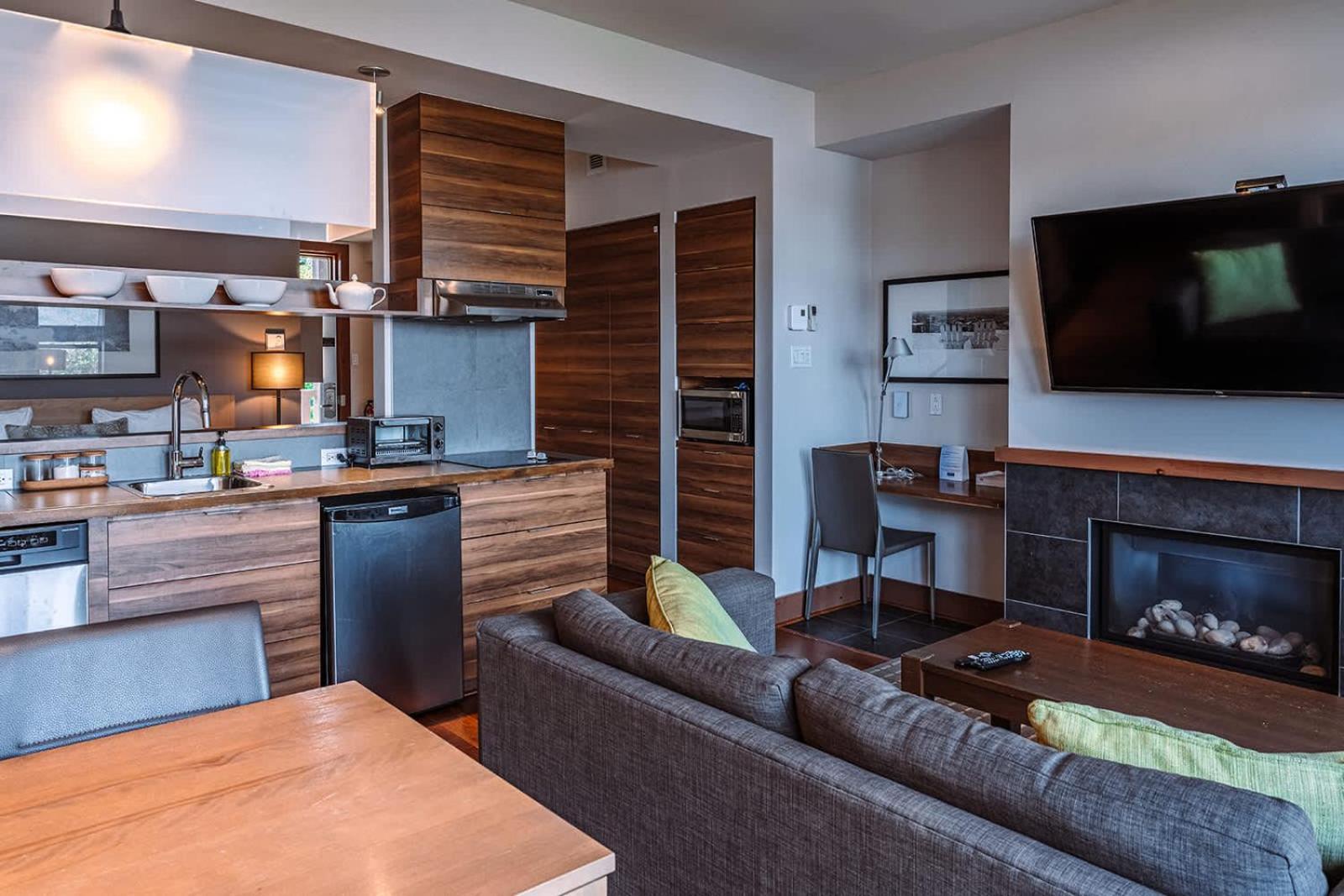 Lakefront Mountain View - Resort Loft Lac Superieur Luaran gambar