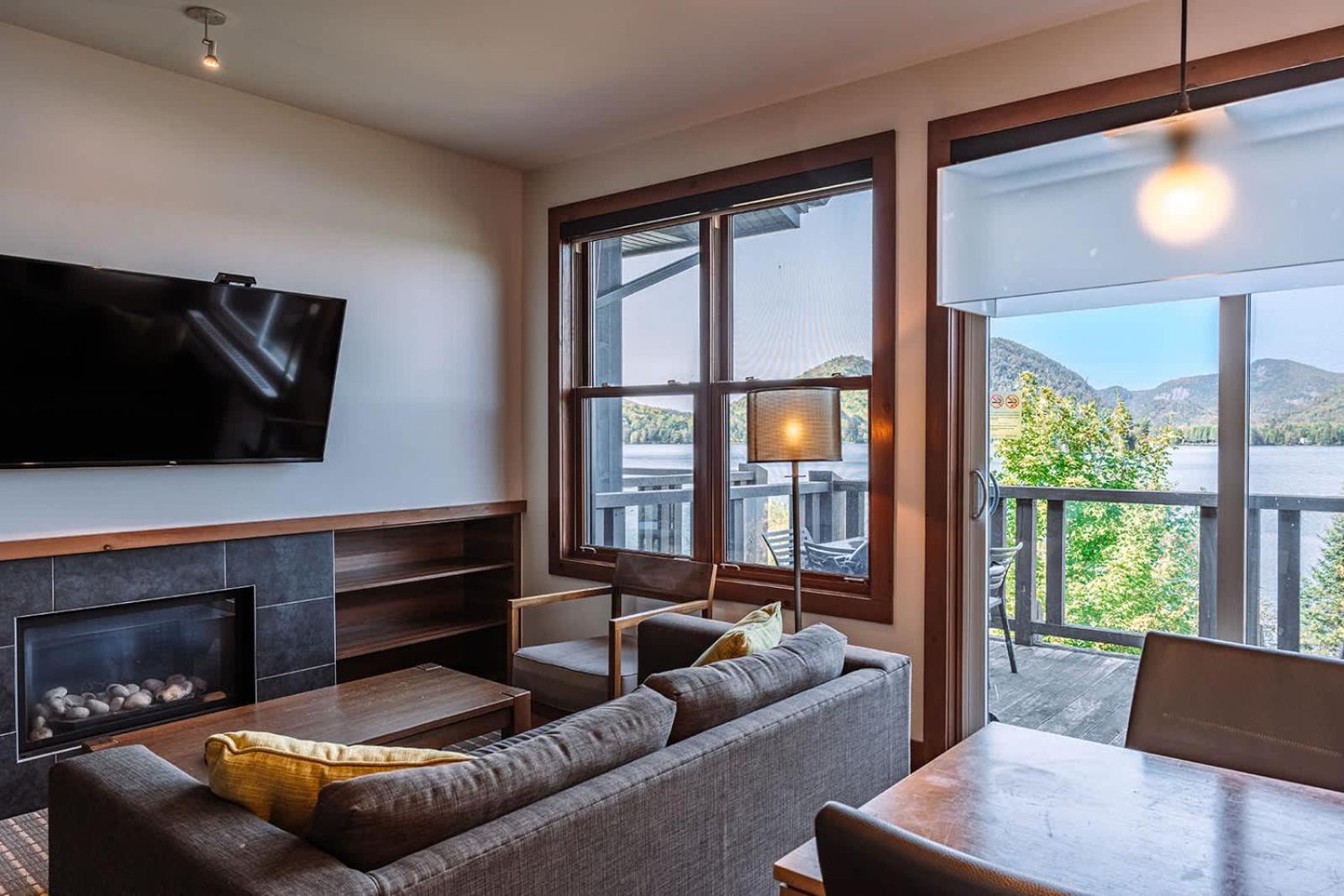 Lakefront Mountain View - Resort Loft Lac Superieur Luaran gambar